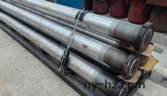 9月(yue)25日髮貨(huo)5檯(tai)立(li)柱式(shi)實心(xin)胎(tai)硫(liu)化機