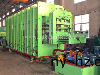 織(zhi)物(wu)輸(shu)送(song)帶生産線