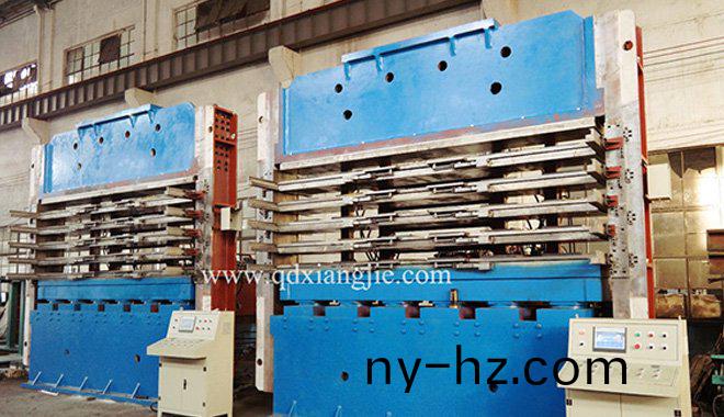 青島祥(xiang)傑與(yu)土(tu)耳(er)其(qi)公(gong)司籤(qian)訂(ding)XLB-Q4100*750*5/1500T胎(tai)麵(mian)硫化機(ji)